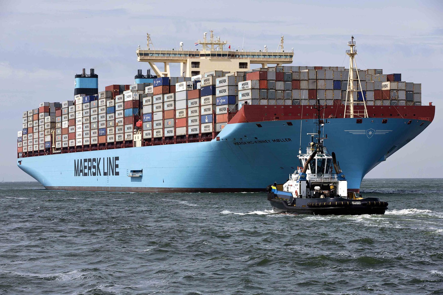 The MV Maersk Mc-Kinney Moller, the world&#039;s biggest container ship, arrives at the harbour of Rotterdam in this August 16, 2013 file photo. Danish shipping and oil group A.P. Moller-Maersk said i ...