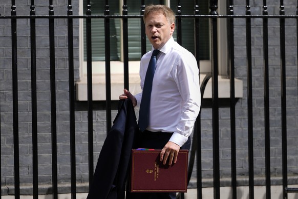 Britain&#039;s Grant Shapps, Secretary of State for Defence arrives in Downing Street in London, Wednesday, May 15, 2024. (AP Photo/Kirsty Wigglesworth)