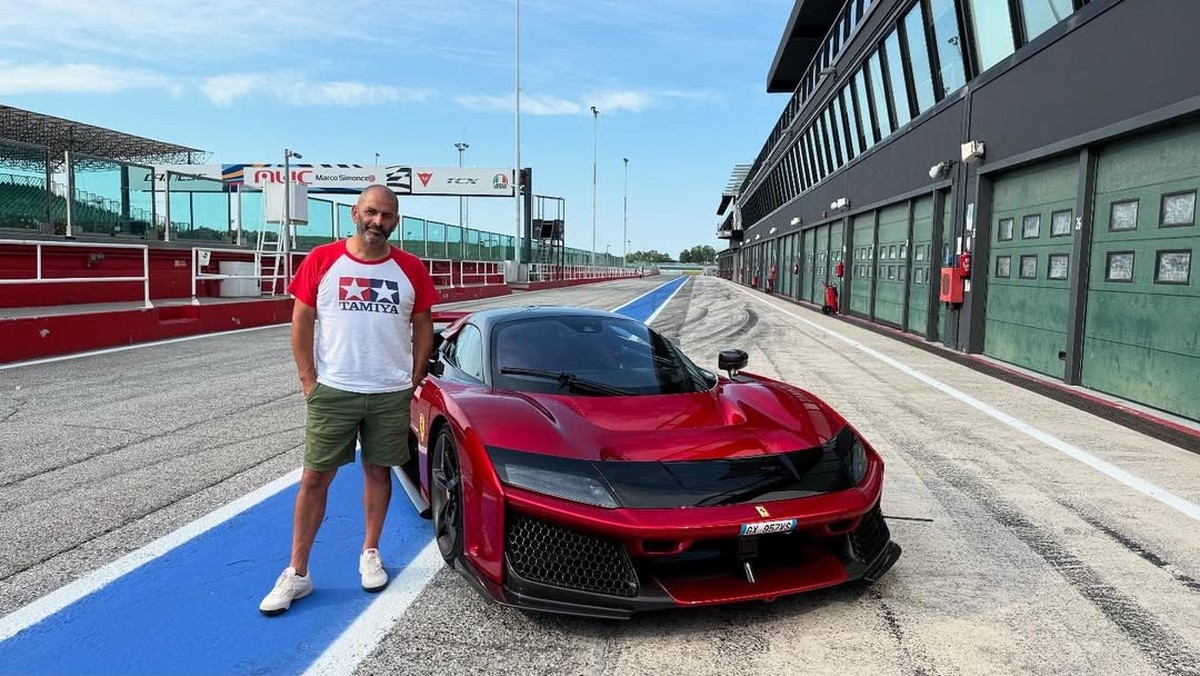 Chris Harris est un journaliste automobile qui a testé quasiment tous les véhicules existants.