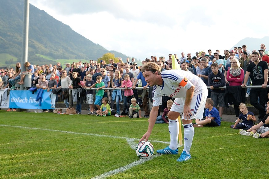 Bouchs-Captain Christophe Lambert tritt zum Eckball an.