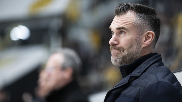 Fribourg&#039;s Head Coach Christian Dube, during the game 2, 1/4 final playoff of National League 2023/24 between HC Lugano and HC Fribourg-Gotteron at the Corner Arena in Lugano, Monday, March 18 20 ...