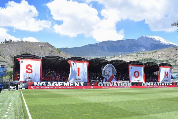 Die Sion-Fans zeigen eine Choreo, dennoch ist die Stimmung nicht so gut wie auch schon im Wallis.