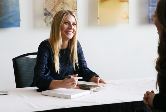 Gwyneth Paltrow weiss, was eine Business-Lady im Sommer trägt.