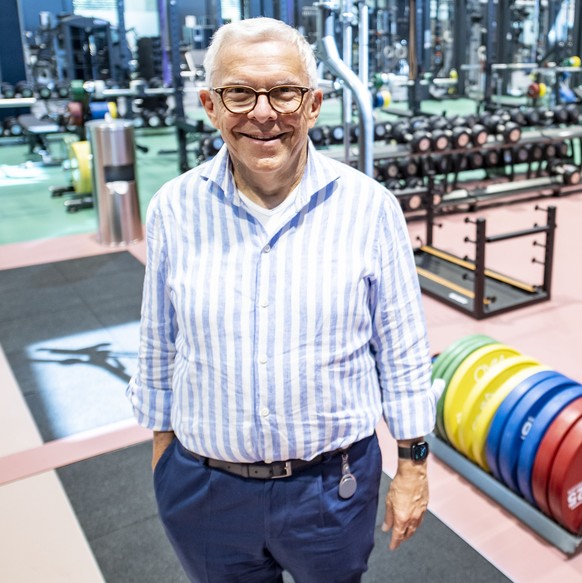 ARCHIV - ZUM PREMIUM-INTERVIEW MIT HANS-PETER STREBEL VOM EV ZUG --- Der Apotheker und Wissenschaftler Hans-Peter Strebel (genannt HP Strebel) waehrend eines Rundganges durch das Spitzensport-Zentrum  ...