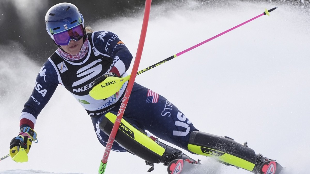 United States' Paula Moltzan speeds down the course during an alpine ski, women's World Cup slalom race in Kranjska Gora, Slovenia, Sunday, Jan. 5, 2025. (AP Photo/Giovanni Auletta)