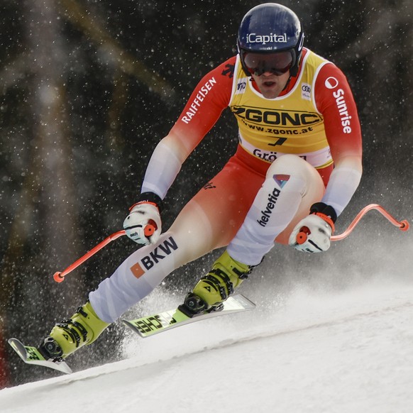 Switzerland&#039;s Stefan Rogentin speeds down the course during an alpine ski, men&#039;s World Cup Super-G in Val Gardena, Italy, Friday, Dec. 20, 2024. (AP Photo/Gabriele Facciotti)