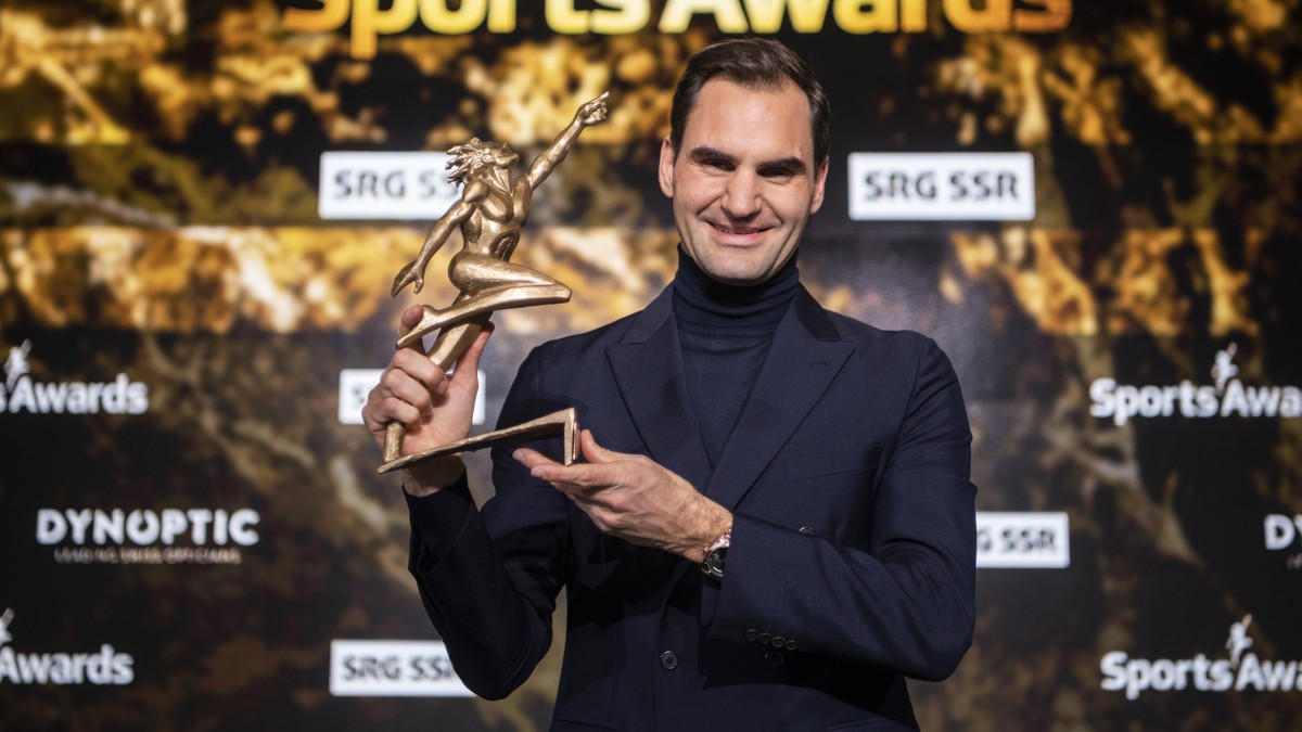 Tennisspieler Roger Federer erhaelt den Preis als "Bester Sportler aus 70 Jahren" an der Verleihung der Sports Awards 2020, aufgenommen am Sonntag, 13. Dezember 2020, in Zuerich. (KEYSTONE/E ...