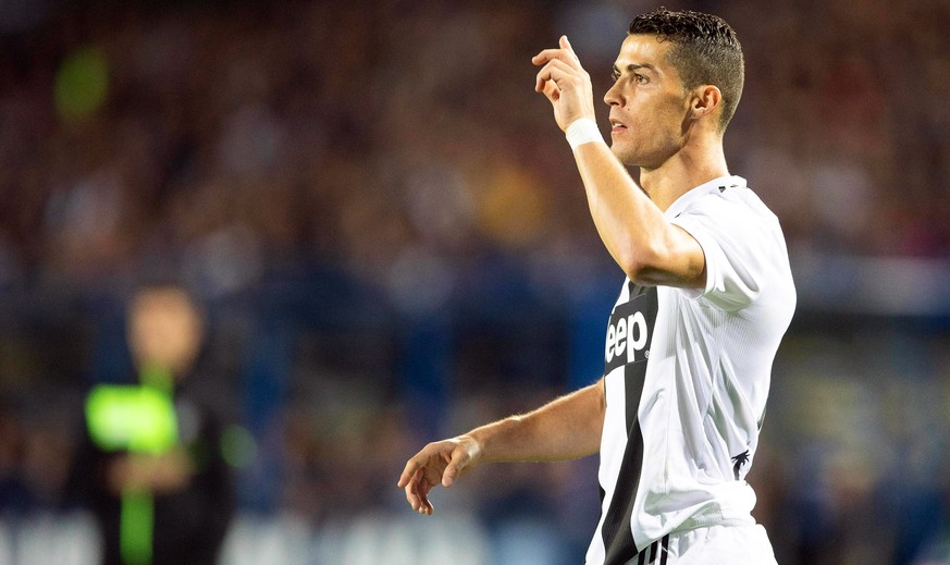 epa07124961 Juventus&#039; forward Cristiano Ronaldo reacts during the Italian Serie A soccer match between Empoli FC and Juventus FC in Empoli, Italy, 27 October 2018. EPA/GIANNI NUCCI