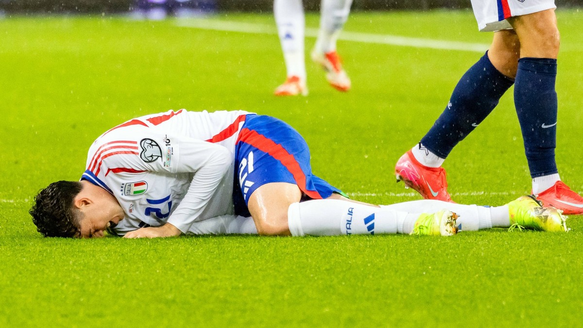 Norway v Italy, 2026 World Cup qualification, Oslo, Norway Oslo, Norway. 06th, June 2025. Alessandro Bastoni 21 of Italy seen during the 2026 World Cup qualification match between Norway and Italy at  ...