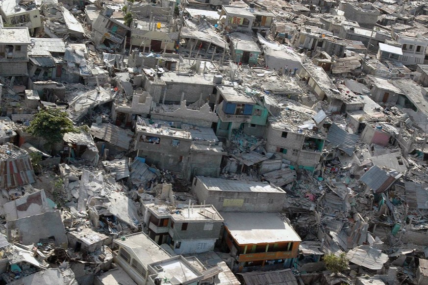 Bildnummer: 53726674 Datum: 13.01.2010 Copyright: imago/UPI Photo
Haiti s capital Port-au-Prince is seen from an aerial assessment mission by the American Red Cross on January 13, 2010. Officials fear ...