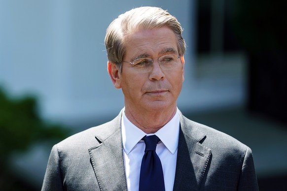 epa12021140 US Treasury Secretary Scott Bessent speaks to the media outside the White House in Washington, DC, USA, 09 April 2025. The White House announced that President Trump is pausing for 90 days ...