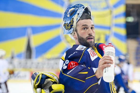 Davos? Goalie Sandro Aeschlimann beim Eishockey-Qualifikationsspiel der National League zwischen dem HC Davos und Genf Servette HC, am Freitag, 12. Februar 2021, im Eisstadion in Davos. (KEYSTONE/Gian ...