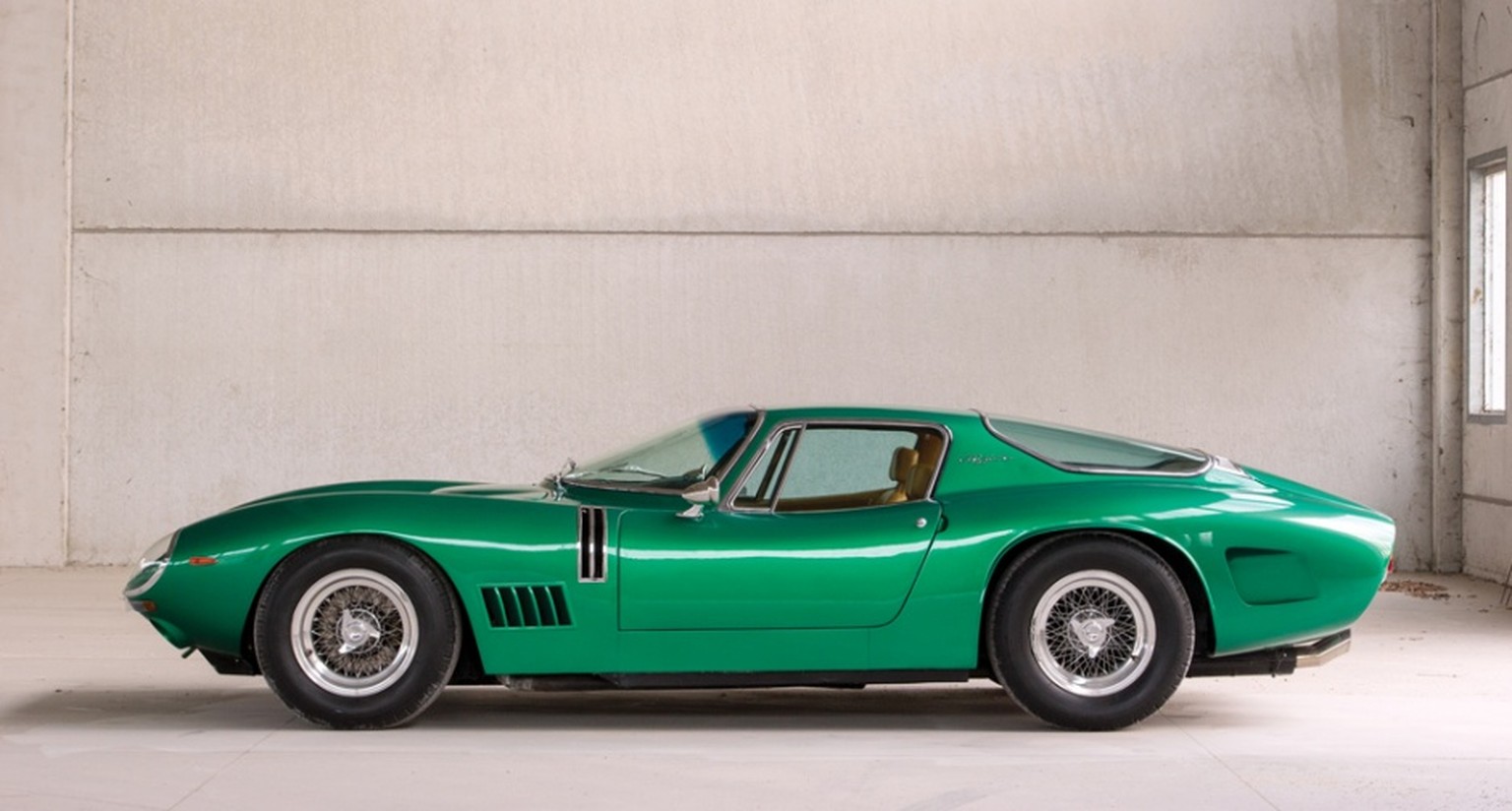 bizzarrini 5300 gt strada auto sportwagen italien design retro https://www.classicdriver.com/en/article/cars/timeless-classics-bizzarrini-5300-gt