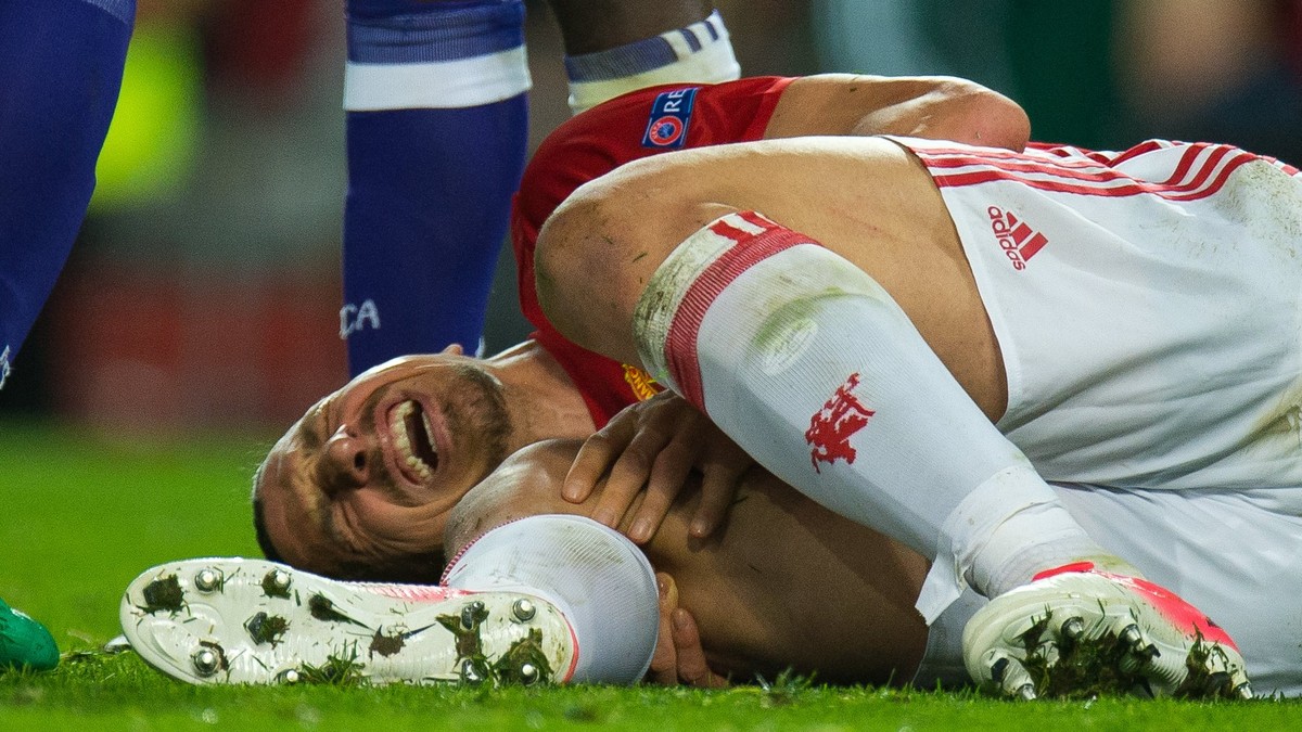 epa05918380 Manchester United's Zlatan Ibrahimovic reacts after picking up an injury during the UEFA Europa League Quarter Final second leg match between Manchester United and Anderlecht at Old T ...