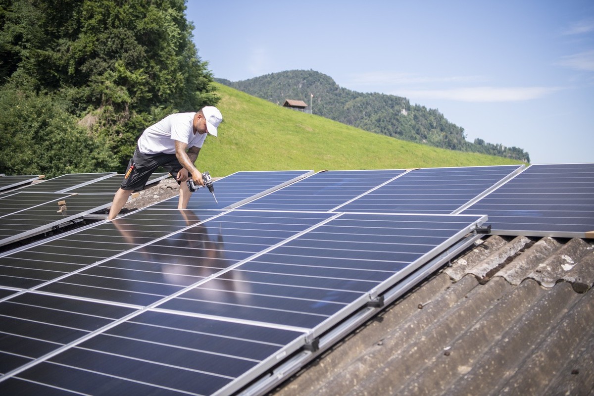 La loi veut augmenter la production d'énergie renouvelable en Suisse.
