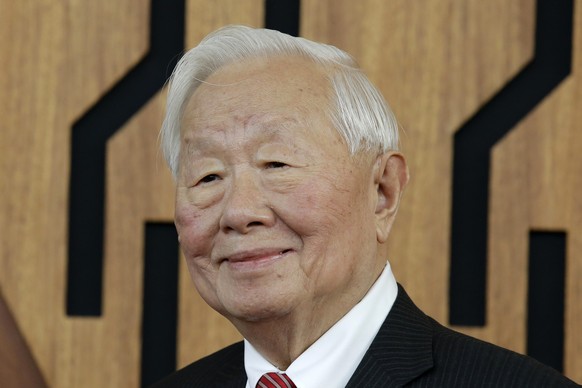 FILE - Taiwan's special envoy Morris Chang, founder of one of the world's largest chip manufacturers TSMC, smiles at the start of the APEC Economic Leaders Meeting at Port Moresby, Papua New ...