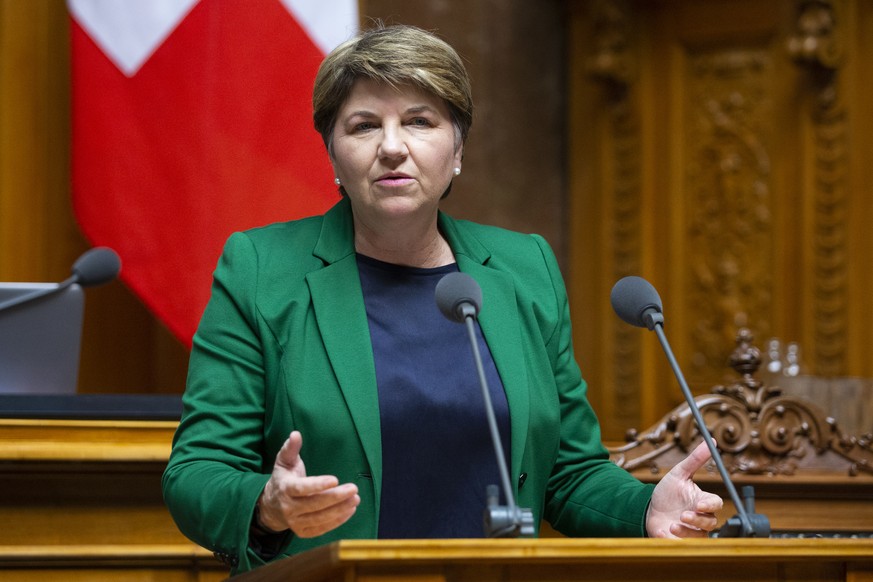 Bundesraetin Viola Amherd spricht waehrend der Debatte um die Beschaffung neuer Kampfflugzeuge, waehrend der Wintersession der Eidgenoessischen Raete, am Donnerstag, 19. Dezember 2019, im Nationalrat  ...