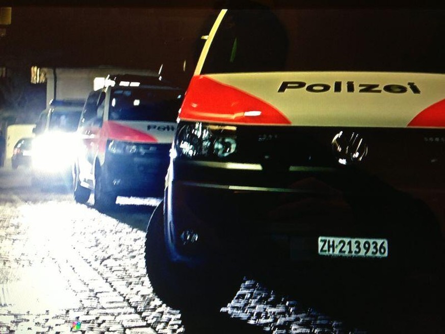 Polizei vor dem Restaurant zum Grünen Glas.&nbsp;