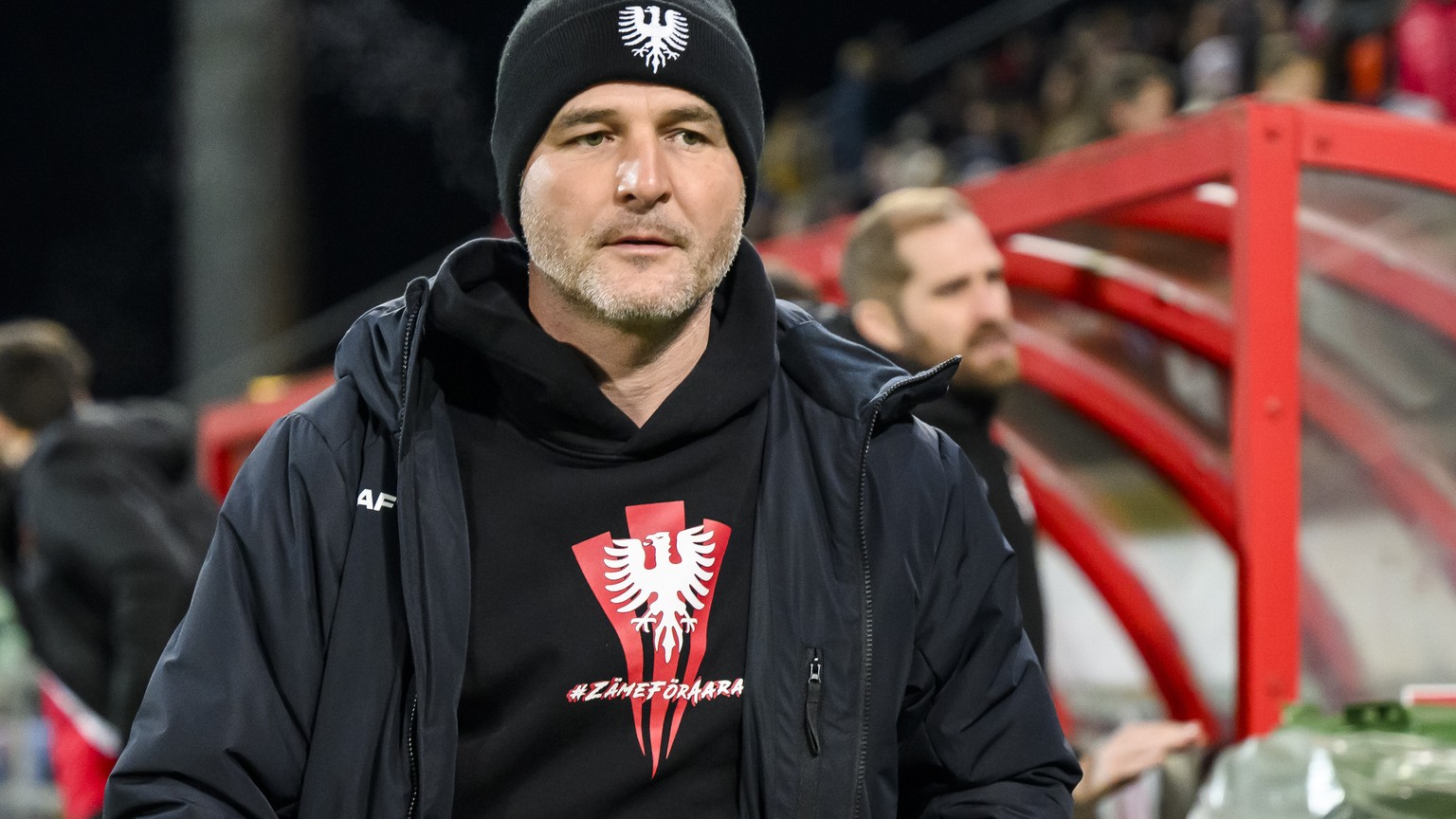 L&#039;entraineur du FC Aarau Alex Frei, reagit lors de la rencontre de football de Challenge League entre FC Sion et FC Aarau le vendredi 2 fevrier 2024 au stade de Tourbillon a Sion. (KEYSTONE/Jean- ...