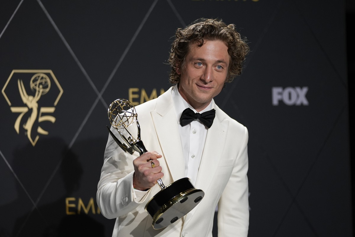 Jeremy Allen White, winner of the award for outstanding lead actor in a comedy series for "The Bear," poses in the press room during the 75th Primetime Emmy Awards on Monday, Jan. 15, 2024,  ...