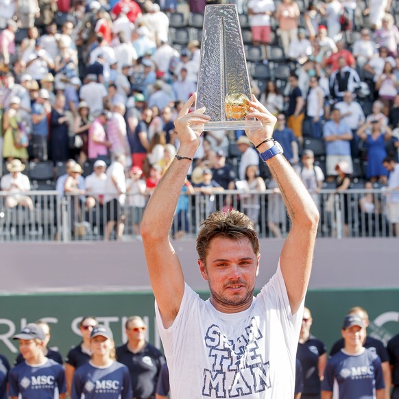 Stan Wawrinka mit seinem «Stan-the-Man-T-Shirt» nach dem Turniersieg in Genf.
