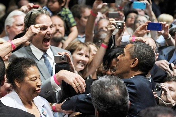 Das sind die 10 beliebtesten Tweets des Jahres – Obama ist gleich 3 Mal dabei
Everybody's darling...
