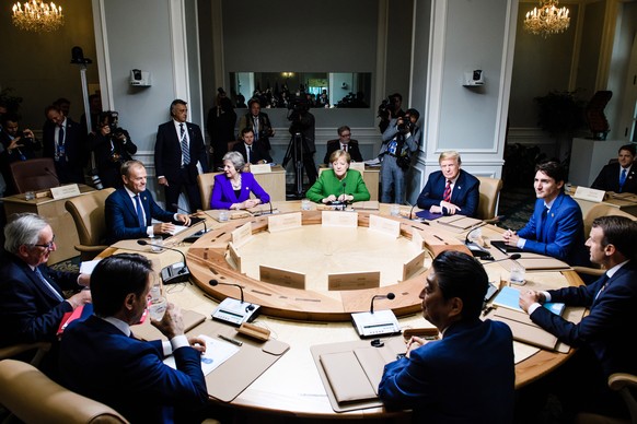 epa06795028 (front-L-R) European Commission President Jean-Claude Juncker, Italian Prime Minister Giuseppe Conte, Japanese Prime Minister Shinzo Abe and French President Emmanuel Macron and (back-L-R) ...