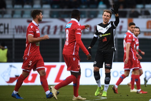 Lugano&#039;s player Alexander Gerndt react, right, waves during the Super League soccer match FC Lugano against FC Sion, at the Cornaredo stadium in Lugano, Sunday, December 9, 2018. (KEYSTONE/Ti-Pre ...