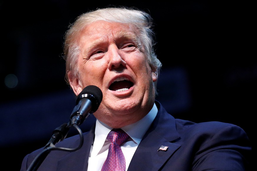 Republican presidential nominee Donald Trump speaks during a campaign rally in Everett, Washington, U.S., August 30, 2016. REUTERS/Carlo Allegri