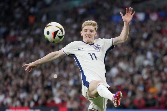 England&#039;s Anthony Gordon controls the ball during the International friendly soccer match between England and Iceland at Wembley stadium in London, Friday, June 7, 2024.(AP Photo/Kin Cheung)
