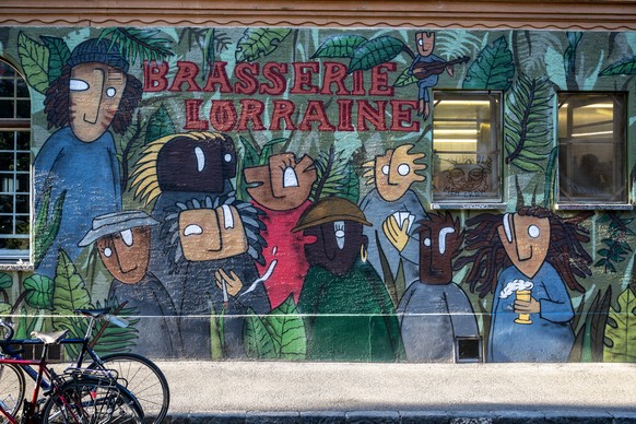 ARCHIVBILD ZUM URTEIL IM PROZESS UM RASSENDISKRIMINIERUNG DURCH BRASSERIE LORRAINE --- Sicht auf die Fassade des Restaurant Brasserie im Lorrainequartier, am Donnerstag, 28. Juli 2022, in Bern. Bei ei ...