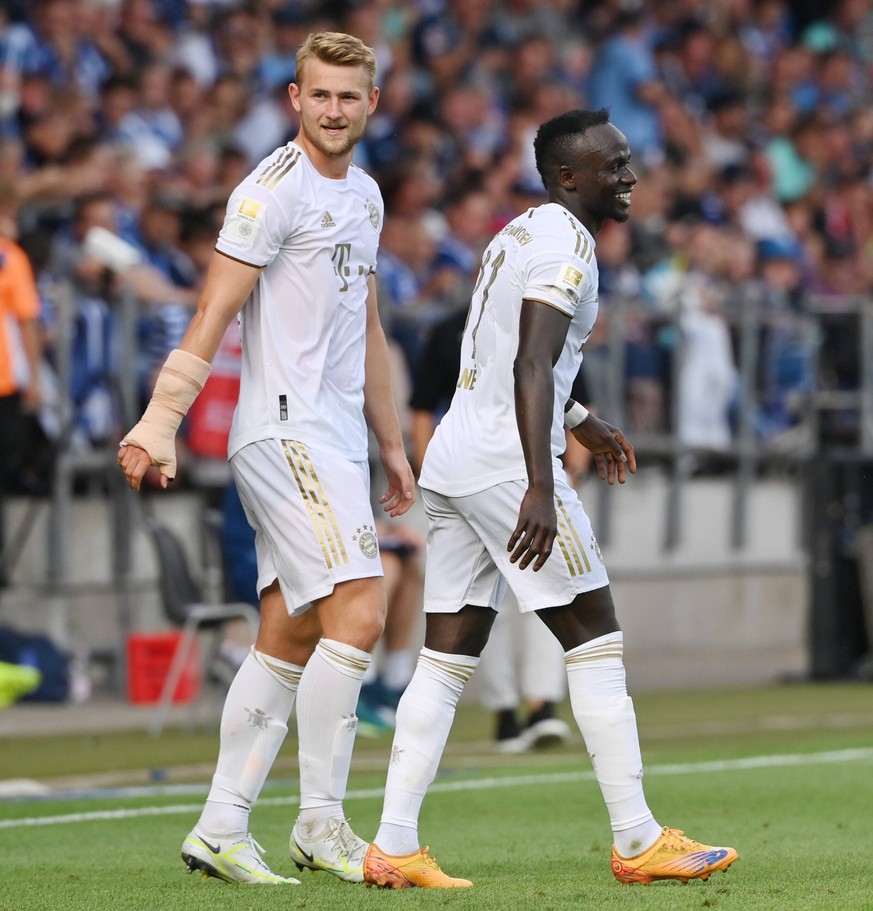 Jubel Matthijs de Ligt Bayern Muenchen, Sadio Mane Bayern Muenchen, Sadio Man , v.li. 21.08.2022, Fussball GER, Saison 2022 2023, 1. Bundesliga, 3. Spieltag, VfL Bochum - FC Bayern M