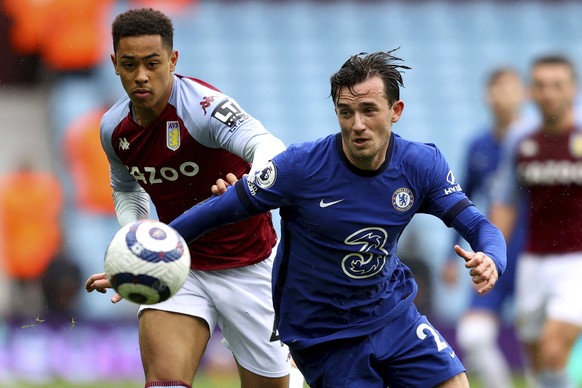 Chelsea&#039;s Ben Chilwell and Aston Villa&#039;s Jacob Ramsey, left, vie for the ball during the English Premier League soccer match between Aston Villa and Chelsea, at Villa Park stadium in Birming ...