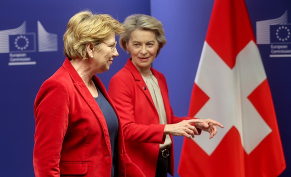epa11227624 European Commission President Ursula von der Leyen (R) welcomes President of the Swiss Confederation Viola Amherd (L) ahead of a meeting in Brussels, Belgium, 18 March 2024. The visit laun ...