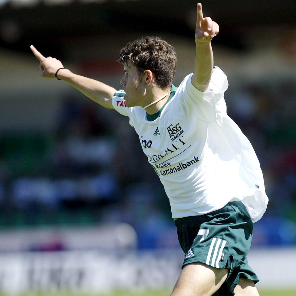 Le Saint-Gallois Tranquillo Barnetta exulte apres avoir marque le premier but pour son team, lors de la rencontre de football comptant pour le tour de promotion-relegation LNA-LNB entre les SR Delemon ...