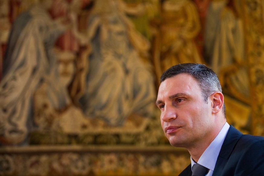 epa04717768 Vitali Klitschko, current Mayor of Ukraine&#039;s capital Kiev, speaks during an interview prior to receiving the Konrad Adenauer Award of the German city Cologne at the historic city hall ...