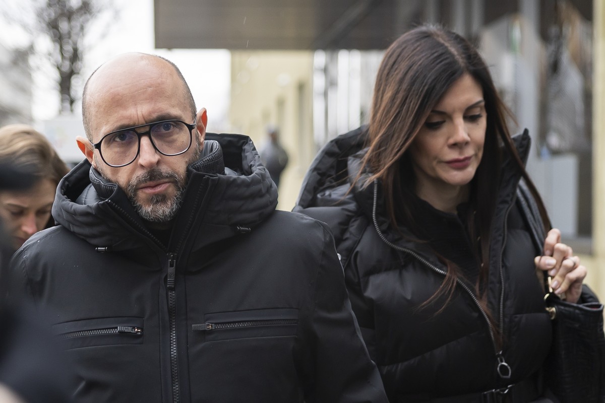 The owners of "Le Constellation" bar in Crans-Montana, Jacques Moretti, left, and Jessica Moretti of France, arrive to a hearing before the public prosecutor of the canton of Valais, followi ...