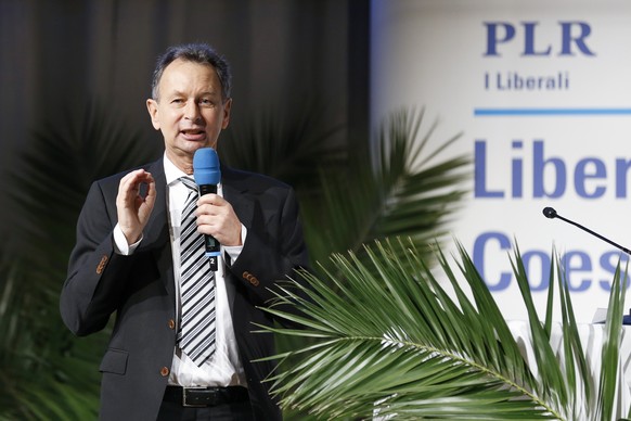 Philipp Mueller, abtretender Parteipraesident FDP, spricht waehrend der Delegiertenversammlung der FDP, am Samstag, 16. April 2016, in Bern. Die FDP wird heute ihr Praesidium neu besetzen. (KEYSTONE/P ...