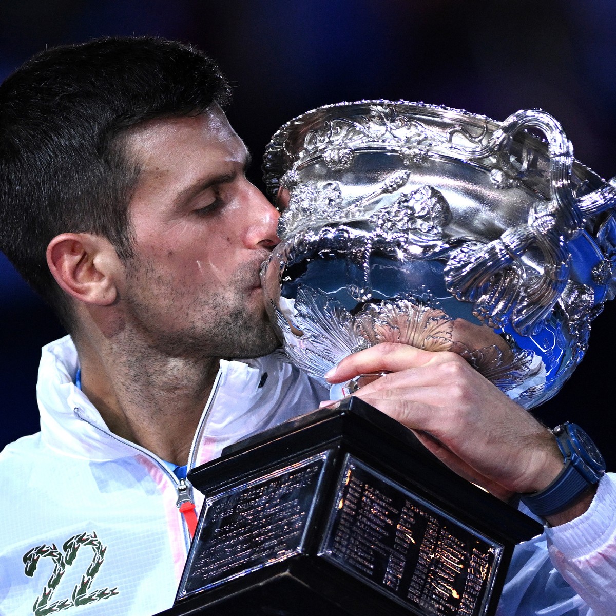 Djokovic schlägt im Final Tsitsipas und gewinnt die Australian Open