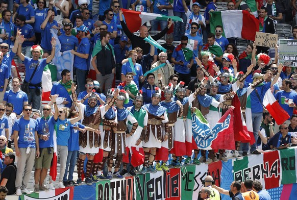 Football Soccer - Italy v Sweden - EURO 2016 - Group E - Stadium de Toulouse, Toulouse, France - 17/6/16
Italy fans in fancy dress before the match
REUTERS/ Vincent Kessler
Livepic