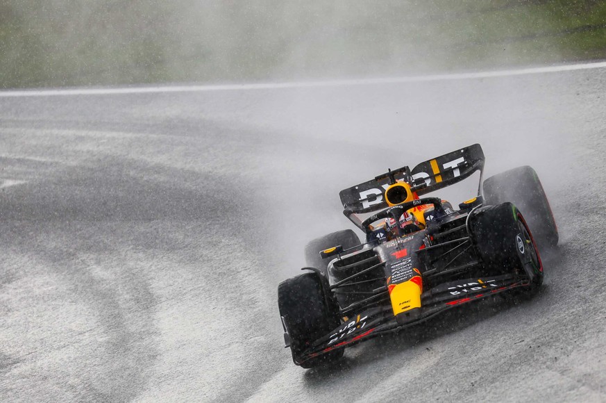 epa10823551 Dutch driver Max Verstappen of Red Bull Racing steers his car in the rain during the Formula 1 Dutch Grand Prix at Circuit Zandvoort, in Zandvoort, Netherlands, 27 August 2023. EPA/Sem van ...