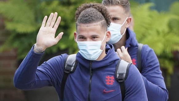 England&#039;s Kalvin Phillips with the team leave the Grove Hotel, Hertfordshire, England, and head to Wembley Stadium for the Euro 2020 soccer championship final match between England and Italy Sund ...