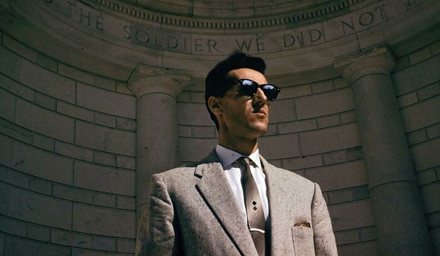 &quot;My grandpa in the ‘60s looking like he walked out of a Ray-Ban ad&quot;

https://www.reddit.com/r/OldSchoolCool/comments/9of638/my_grandpa_in_the_60s_looking_like_he_walked_out/