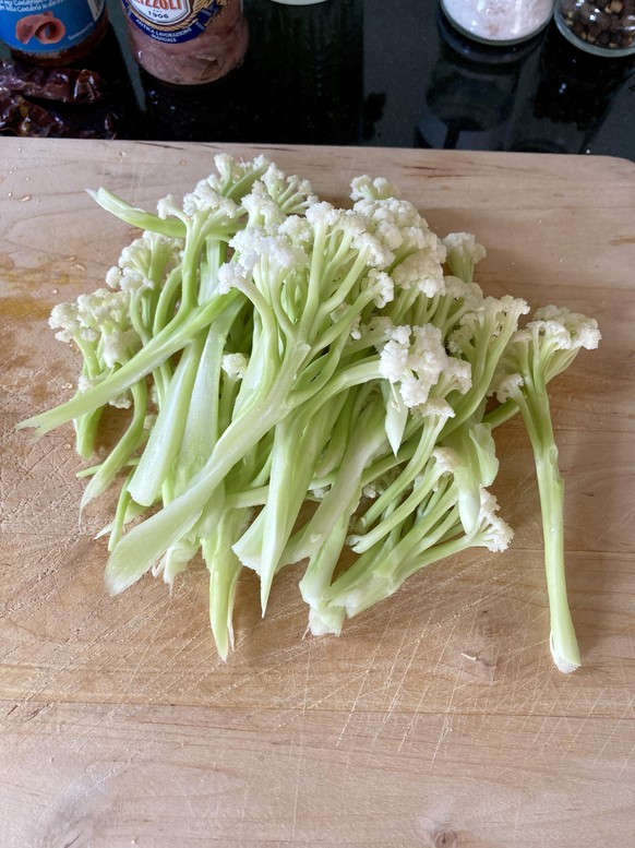 schaut mal wie oft ich diese fucking bilder uploaden musste bis sie endlich klein genug für unser fucking bilder tool waren fioretti blumenkohl spaghetti sizilien kochen essen food
