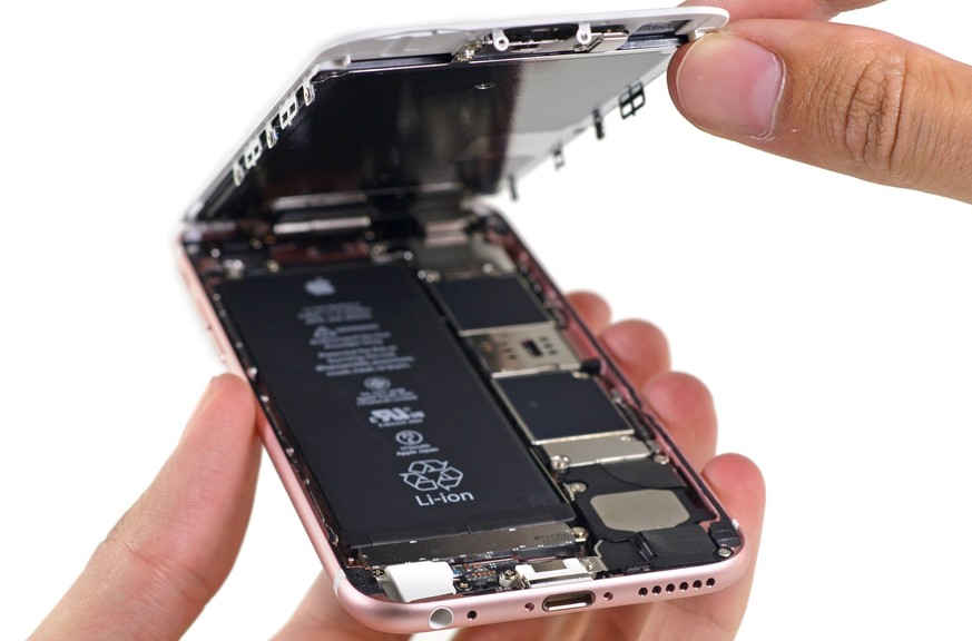 Reinschauen ins iPhone 6S sollen nur Reparaturprofis.<br data-editable="remove">