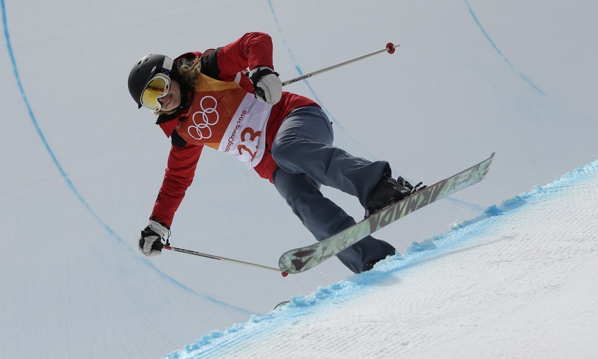 Elizabeth Marian Swaney, of Hungary, runs the course during the women&#039;s halfpipe qualifying at Phoenix Snow Park at the 2018 Winter Olympics in Pyeongchang, South Korea, Monday, Feb. 19, 2018. (A ...