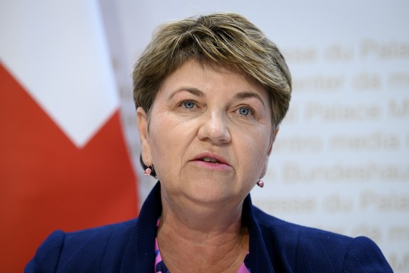 Bundesraetin Viola Amherd, spricht waehrend einer Medienkonferenz des Bundesrates, am Mittwoch, 4. November 2020, im Medienzentrum Bundeshaus in Bern. (KEYSTONE/Anthony Anex)