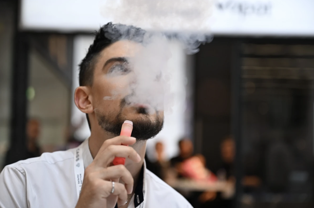 Die kurze Raucherpause gehört in der Türkei bald der Vergangenheit an.