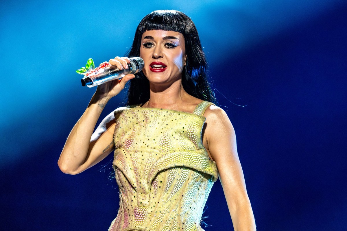 Katy Perry At The Life Times Tour 2025 - Casalecchio di Reno Katy Perry performs live on stage during The Life Times Tour 2025 music concert in Casalecchio di Reno, Italy, on November 2, 2025. Photo b ...
