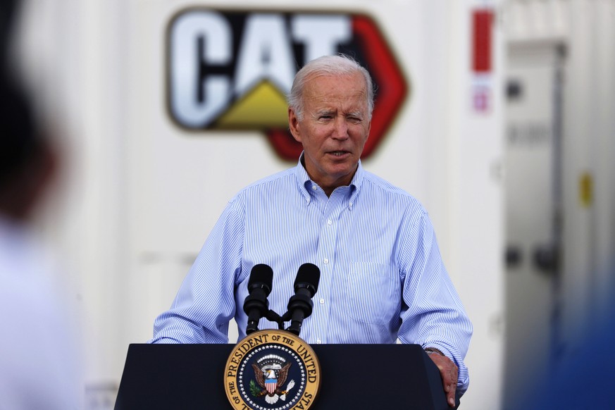 epa10221978 United States President Joe Biden speaks during an official visit to inspect damage from Hurricane Fiona in Ponce, Puerto Rico, 03 October 2022. US President Joe Biden promised in Puerto R ...
